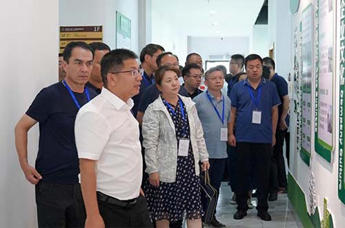 厦门大学 · 新疆绿色低碳发展专题培训班领导一行莅临650彩票参观调研