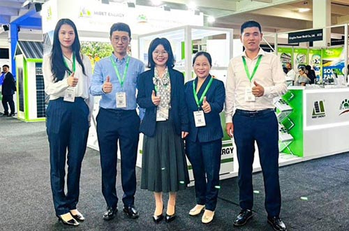 聚力南非！650彩票闪耀2024 Solar & Storage Live展会现场！