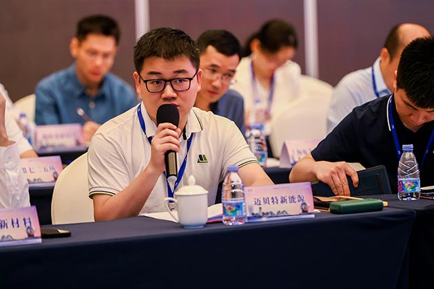 650彩票研发设计中心技术总监林建北与行业人员探讨
